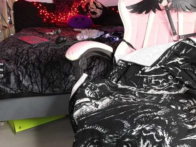 Devilsbride's BongaCams show and profile