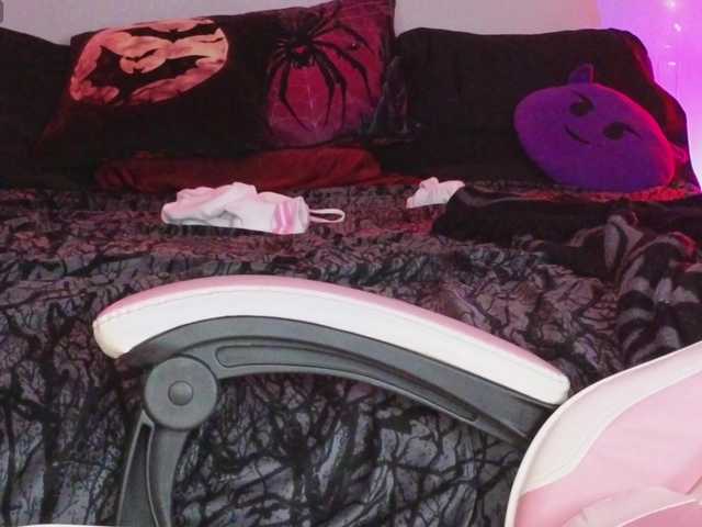 Devilsbride's BongaCams show and profile