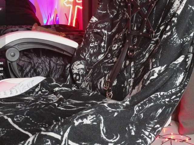 Devilsbride's BongaCams show and profile