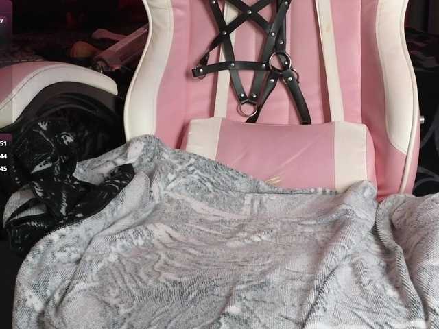 Devilsbride's BongaCams show and profile