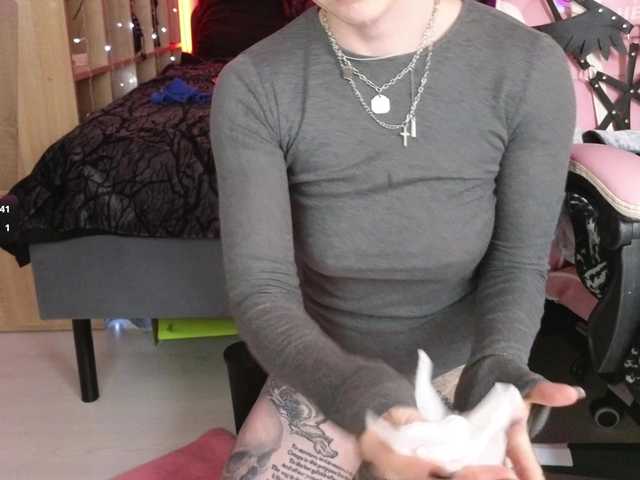 Devilsbride's BongaCams show and profile