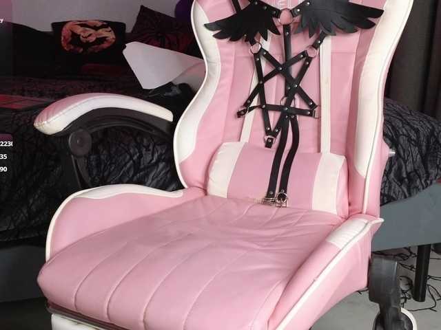 Devilsbride's BongaCams show and profile