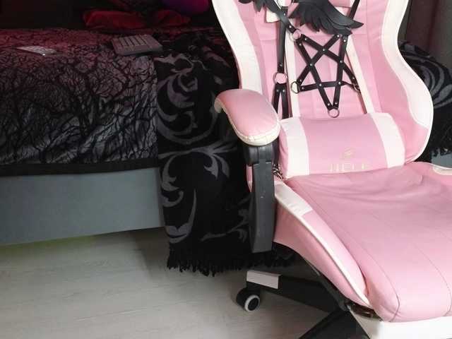 Devilsbride's BongaCams show and profile