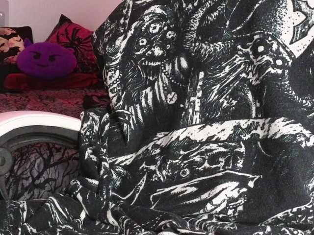 Devilsbride's BongaCams show and profile