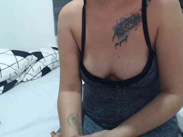 Asian-Susan Live Webcam on BongaCams