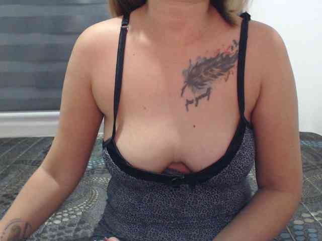 Asian-Susan Live Webcam on BongaCams