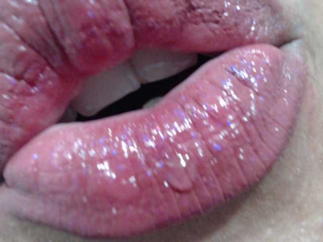 Pocahontas17's BongaCams show and profile