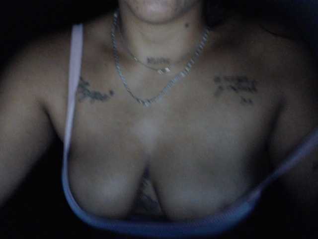 Pocahontas17's BongaCams show and profile