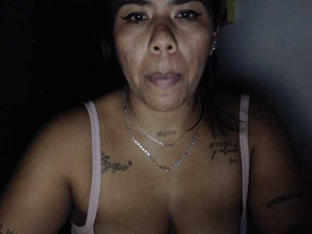 Pocahontas17's BongaCams show and profile