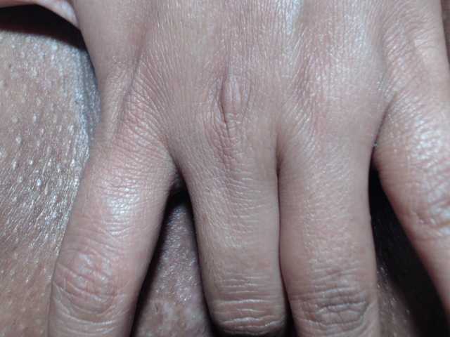 Pocahontas17's BongaCams show and profile