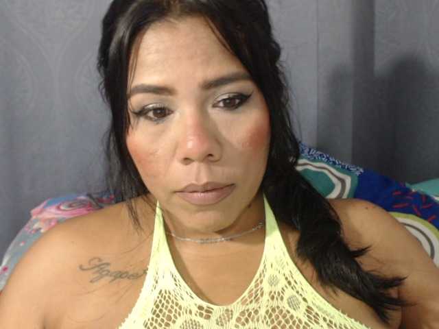 Pocahontas17 live cam profile