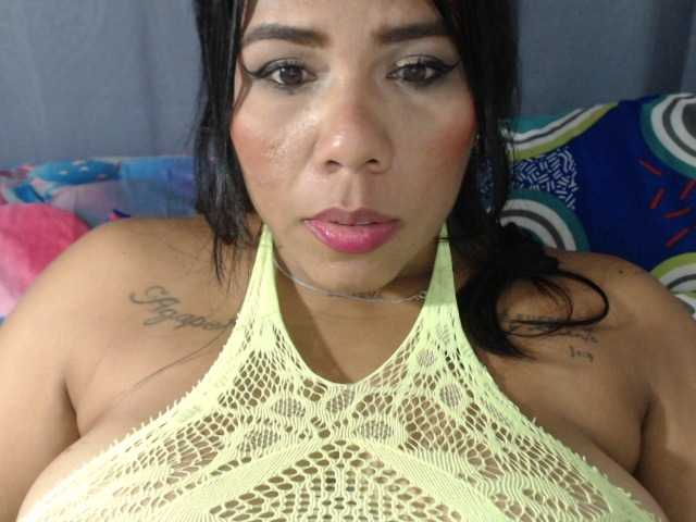 le modèle Pocahontas17 est en webcam porno dans un show sur le site bongacams, il possède les tags suivants: Latino/Hispanic,Brunette,Shaved