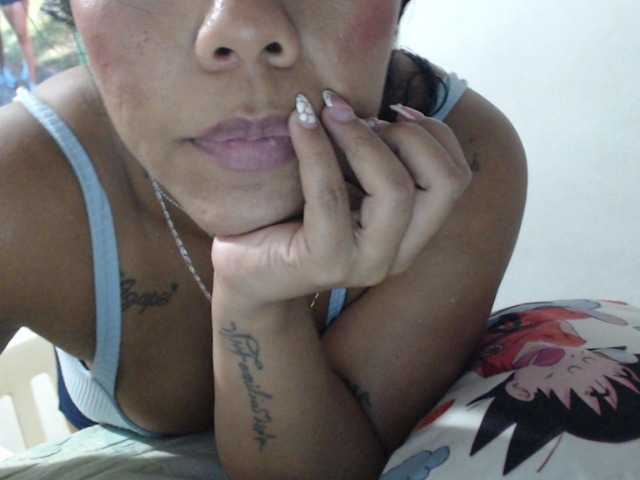 Pocahontas17's BongaCams show and profile