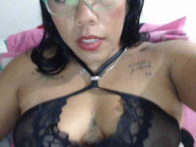 Pocahontas17 Live Webcam on BongaCams