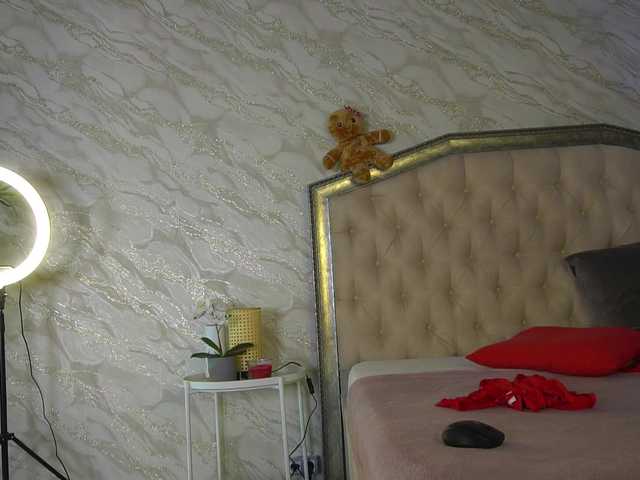 KatelynSparks's BongaCams show and profile