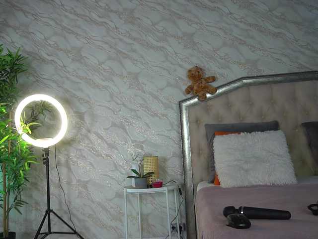 KatelynSparks's BongaCams show and profile