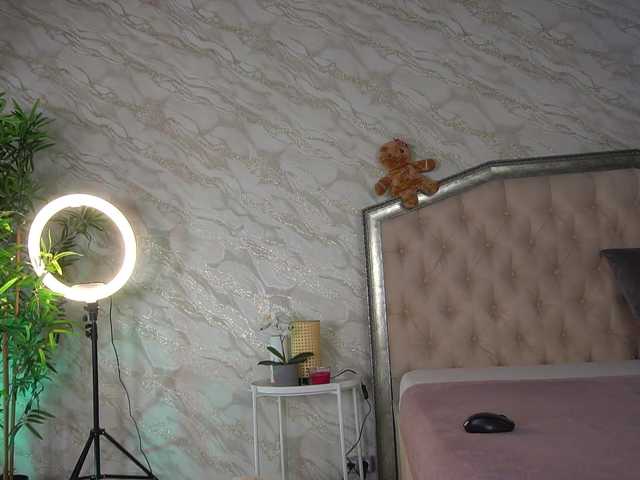 KatelynSparks's BongaCams show and profile