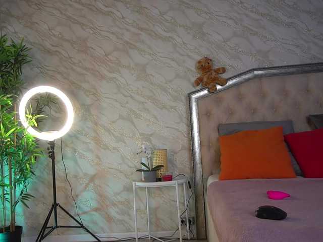 KatelynSparks's BongaCams show and profile