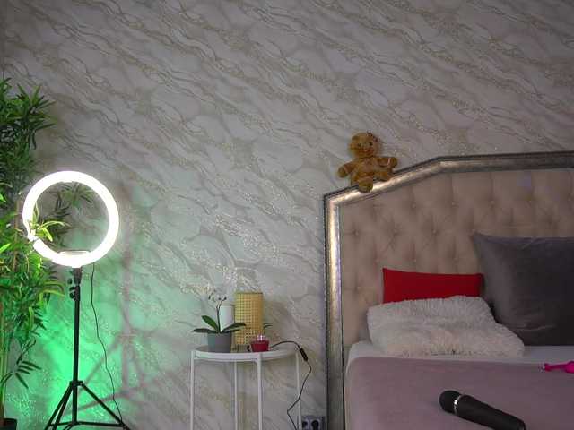 KatelynSparks's BongaCams show and profile