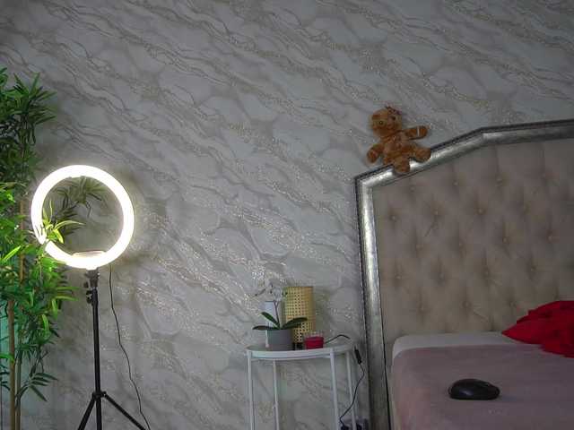 KatelynSparks's BongaCams show and profile