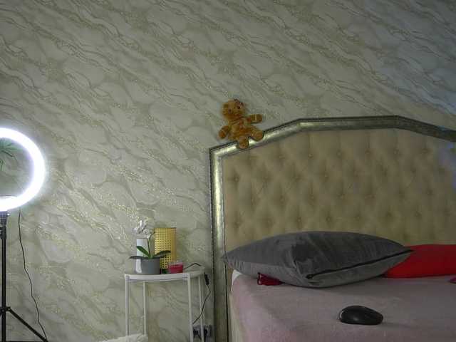 KatelynSparks's BongaCams show and profile