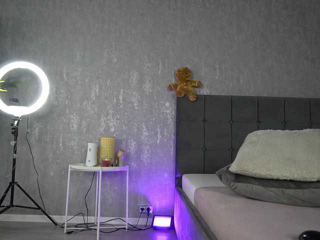 KatelynSparks's BongaCams show and profile