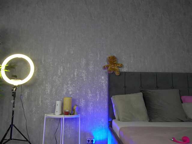 KatelynSparks's BongaCams show and profile