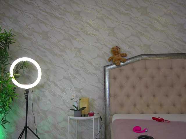 KatelynSparks's BongaCams show and profile