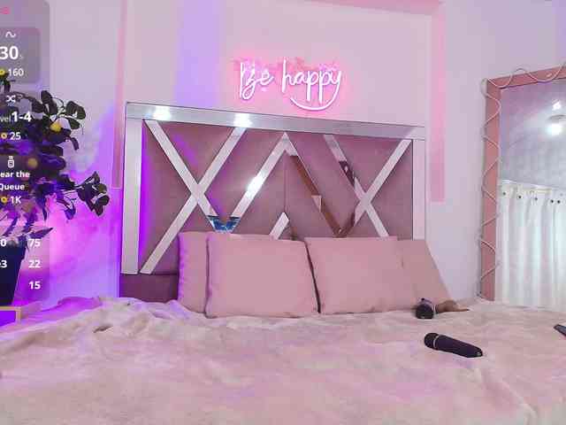 Talia-tay's webcam live show