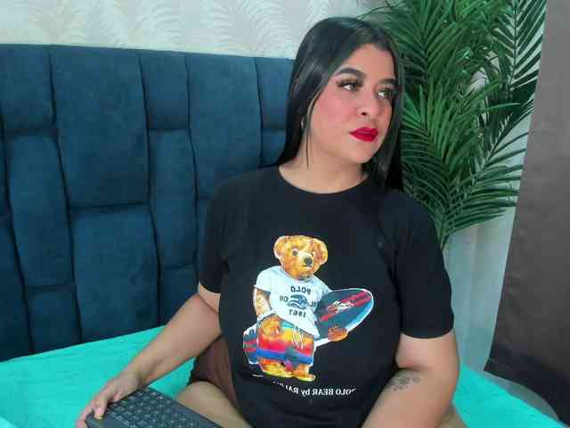 Pretty-BigBoobs webcam