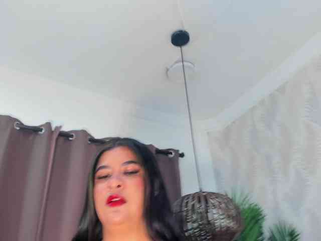 Pretty-BigBoobs webcam