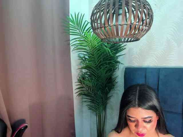 Pretty-BigBoobs webcam