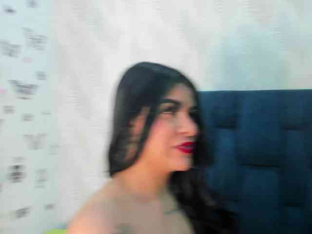 Pretty-BigBoobs webcam