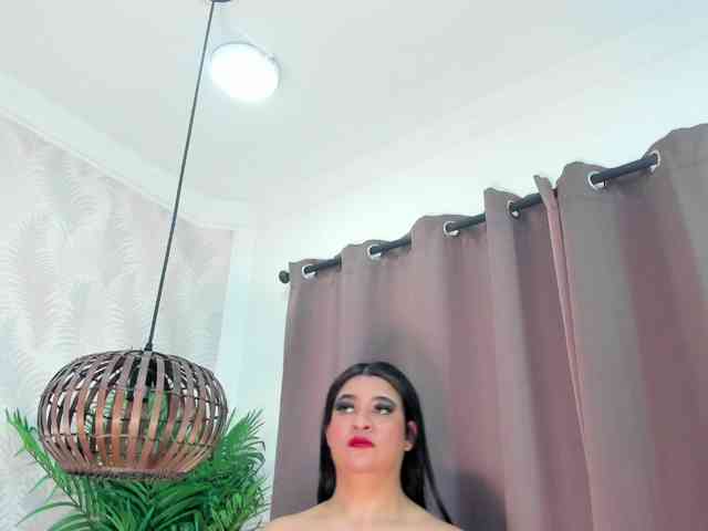 Pretty-BigBoobs webcam