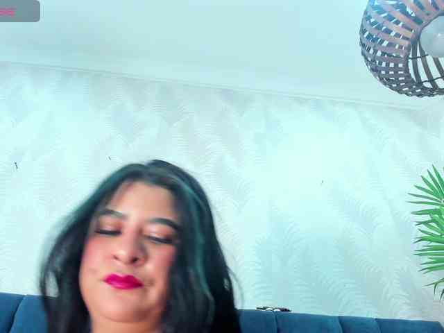 Pretty-BigBoobs webcam
