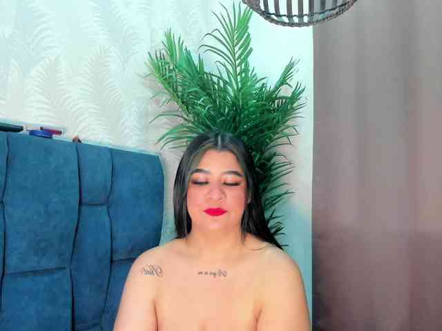 Pretty-BigBoobs webcam
