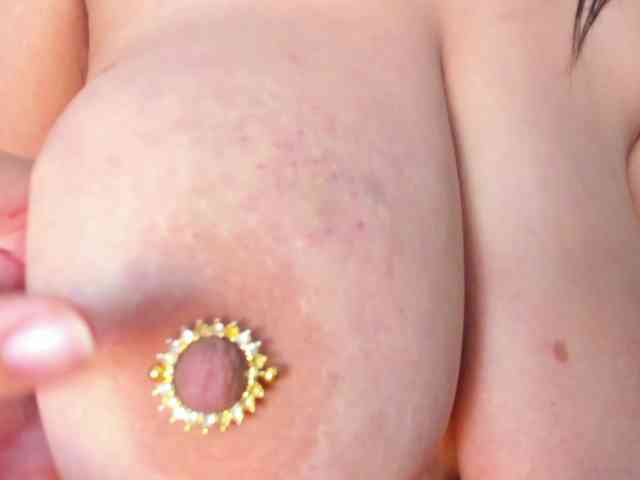 Pretty-BigBoobs webcam