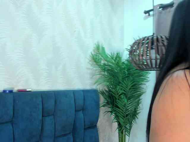 Pretty-BigBoobs webcam
