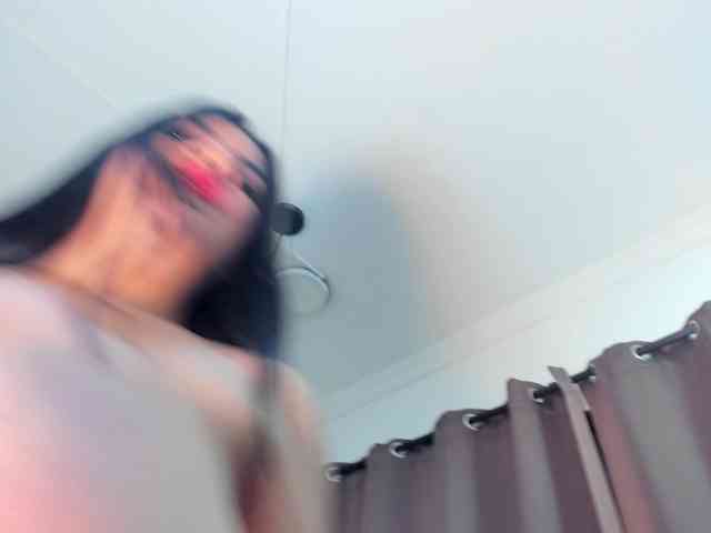 Pretty-BigBoobs webcam