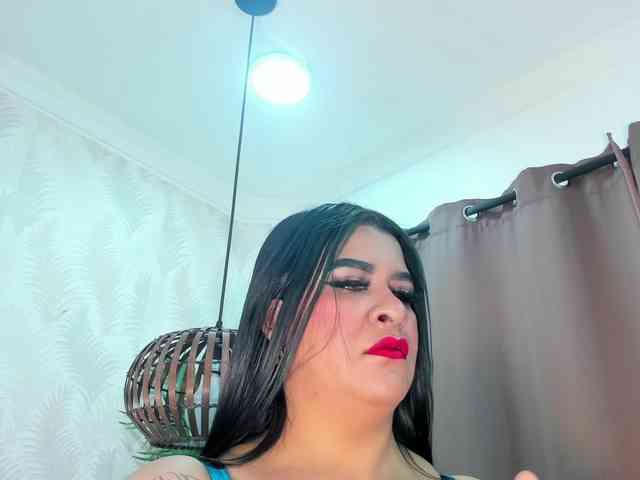 Pretty-BigBoobs webcam