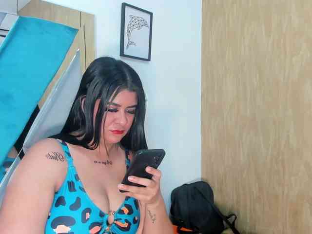 Pretty-BigBoobs webcam