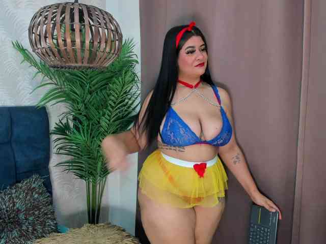 Pretty-BigBoobs webcam