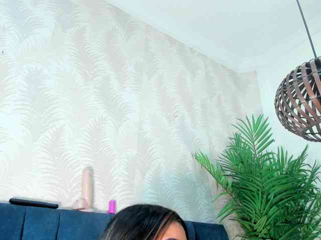 Pretty-BigBoobs webcam