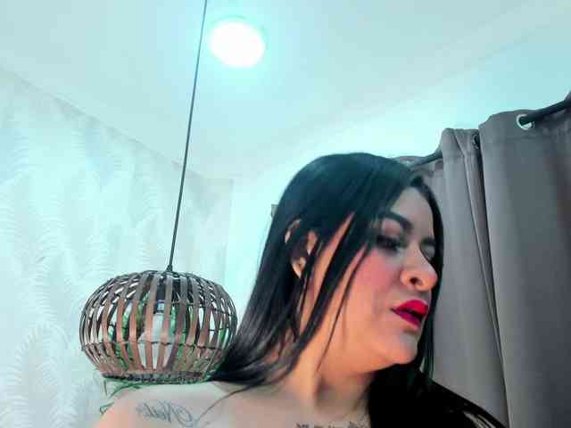 Pretty-BigBoobs webcam