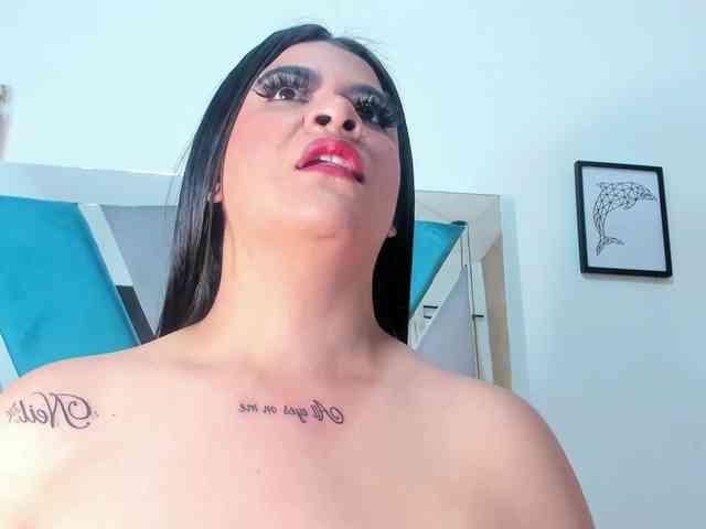 Pretty-BigBoobs webcam