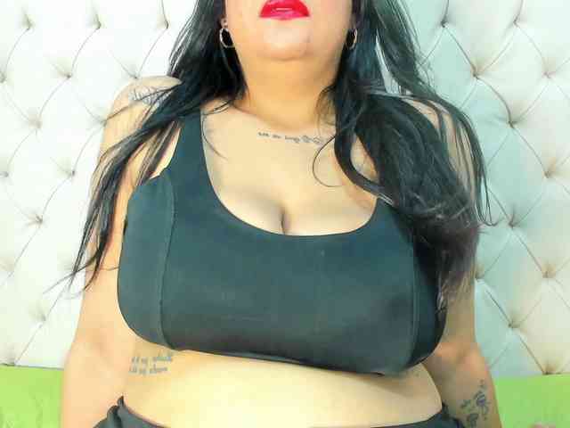 Pretty-BigBoobs webcam