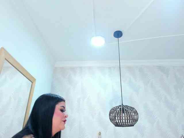Pretty-BigBoobs webcam