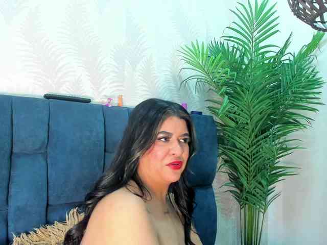 Pretty-BigBoobs webcam