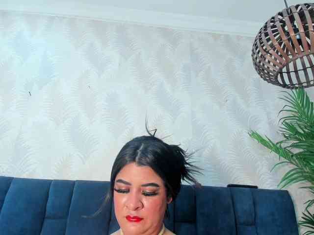 Pretty-BigBoobs webcam
