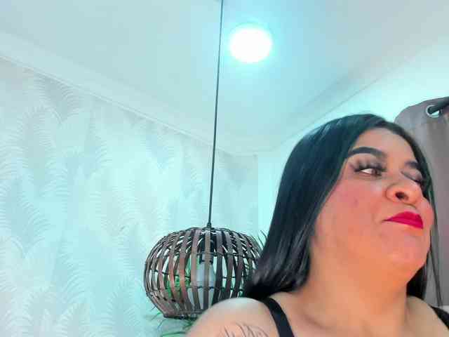 Pretty-BigBoobs webcam